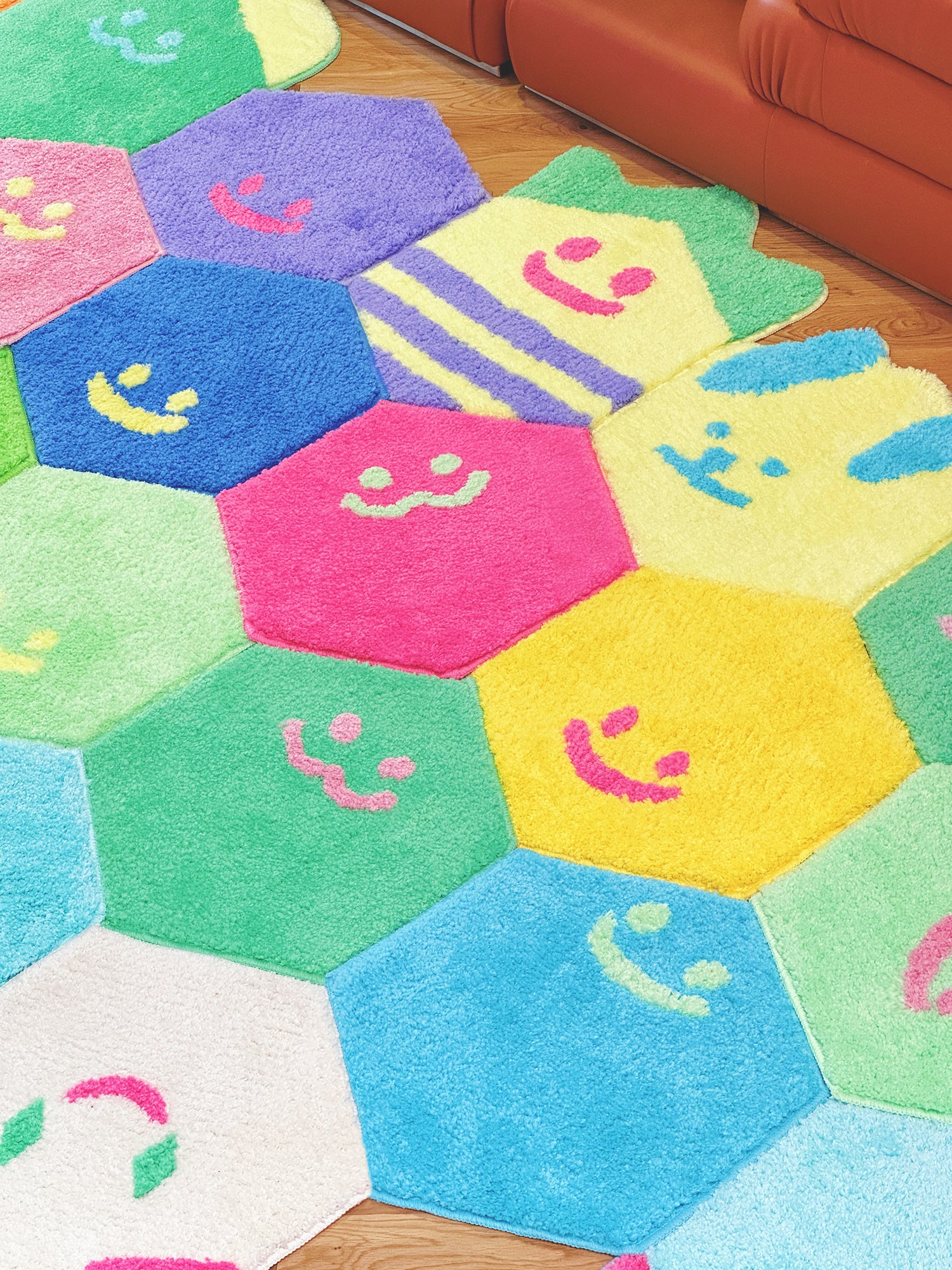 Hexscape - Cheeky Smile -Spring Green