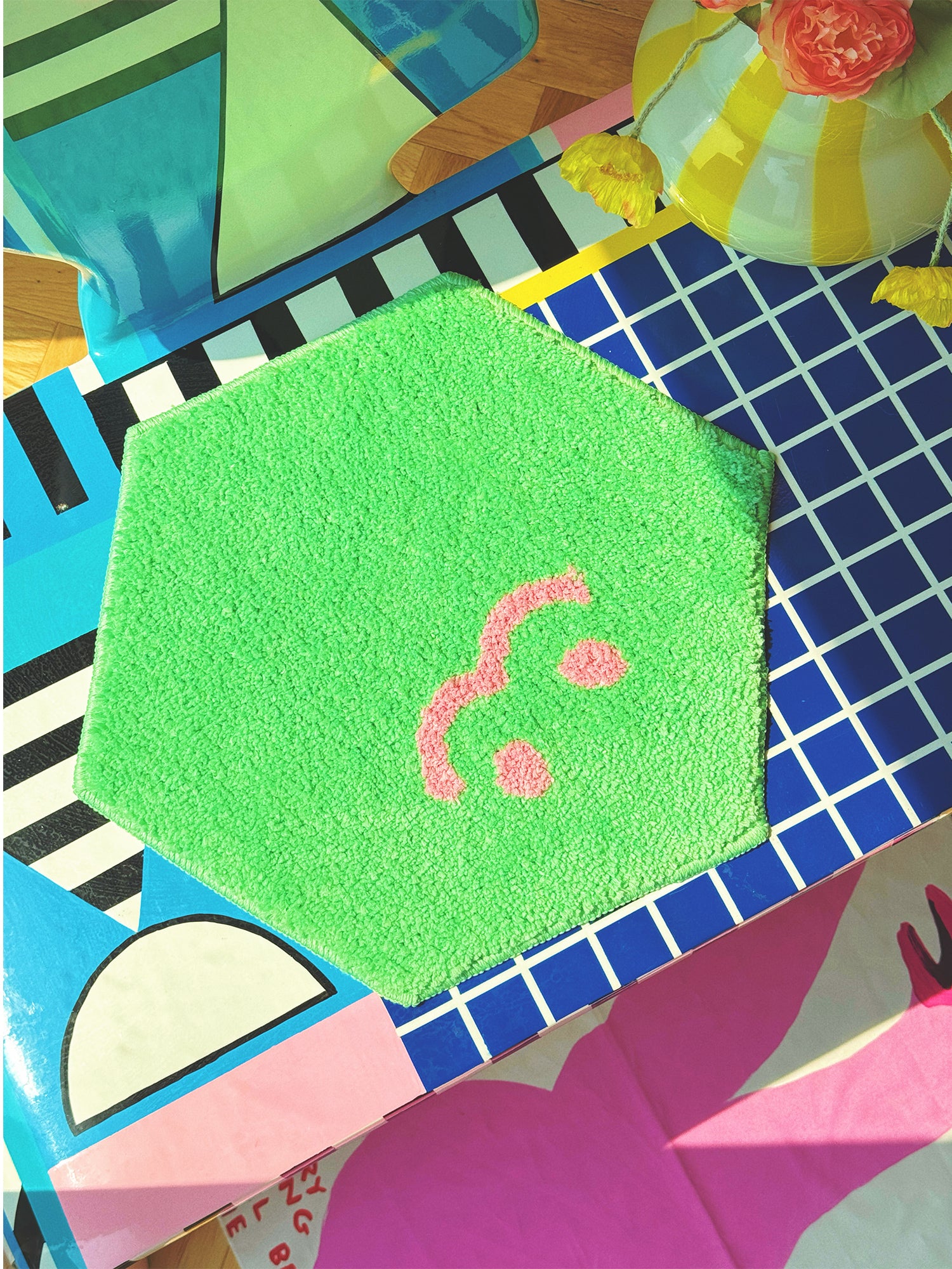 Hexscape - Cheeky Smile -Spring Green