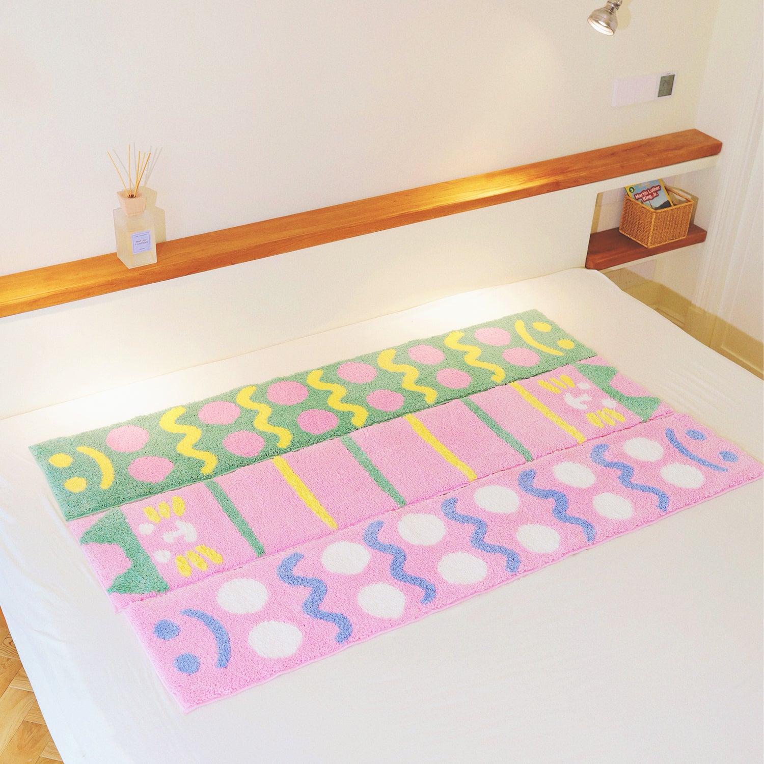 Gemini Bug-Doodle Smiley - Candy Pink
