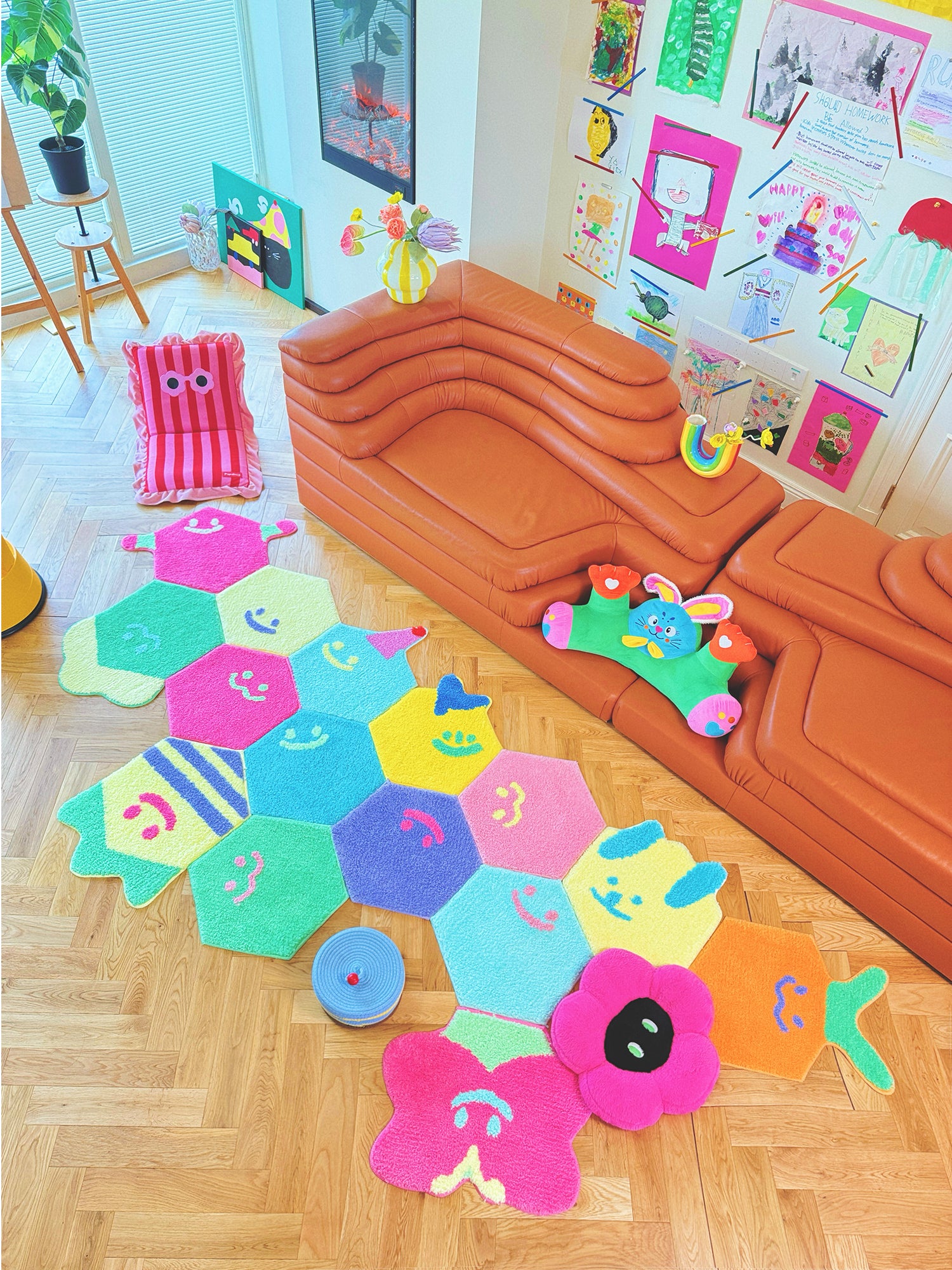 Hexscape - Cheeky Smile - Hot Pink